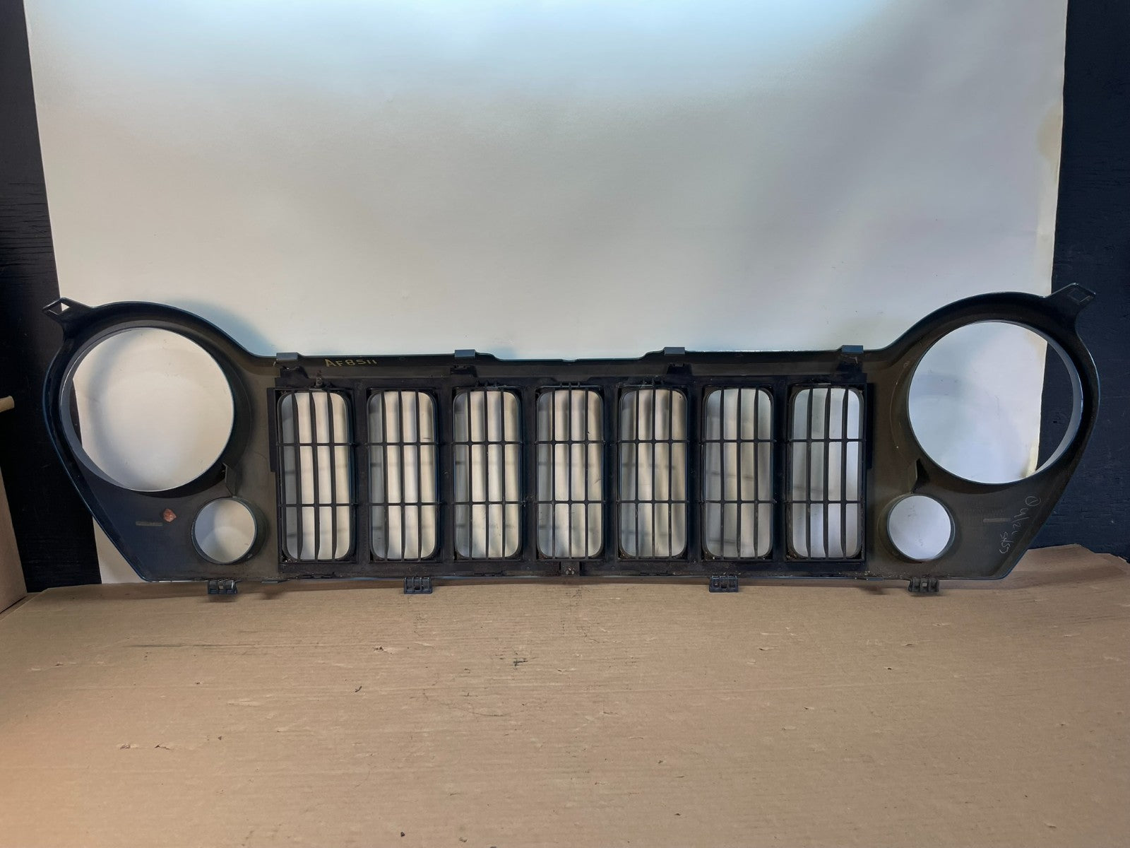 2005 to 2007 Jeep Liberty Front Upper Grill Grille af8511 DG3