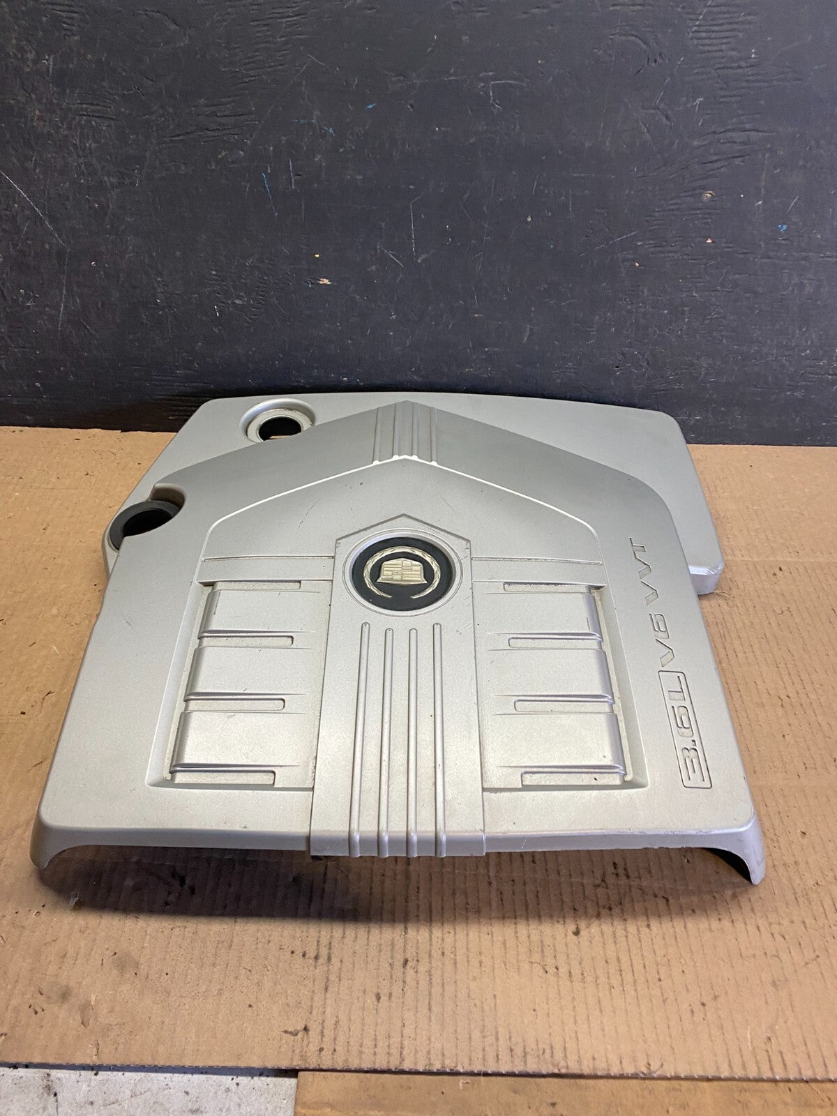 2004 to 2007  Cadillac CTS 3.6L Plastic Engine Cover Shield i3358 OEM DG11