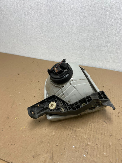 2001-2004 Toyota Sequoia Left Driver LH Side Halogen Headlight AB6608 DW7