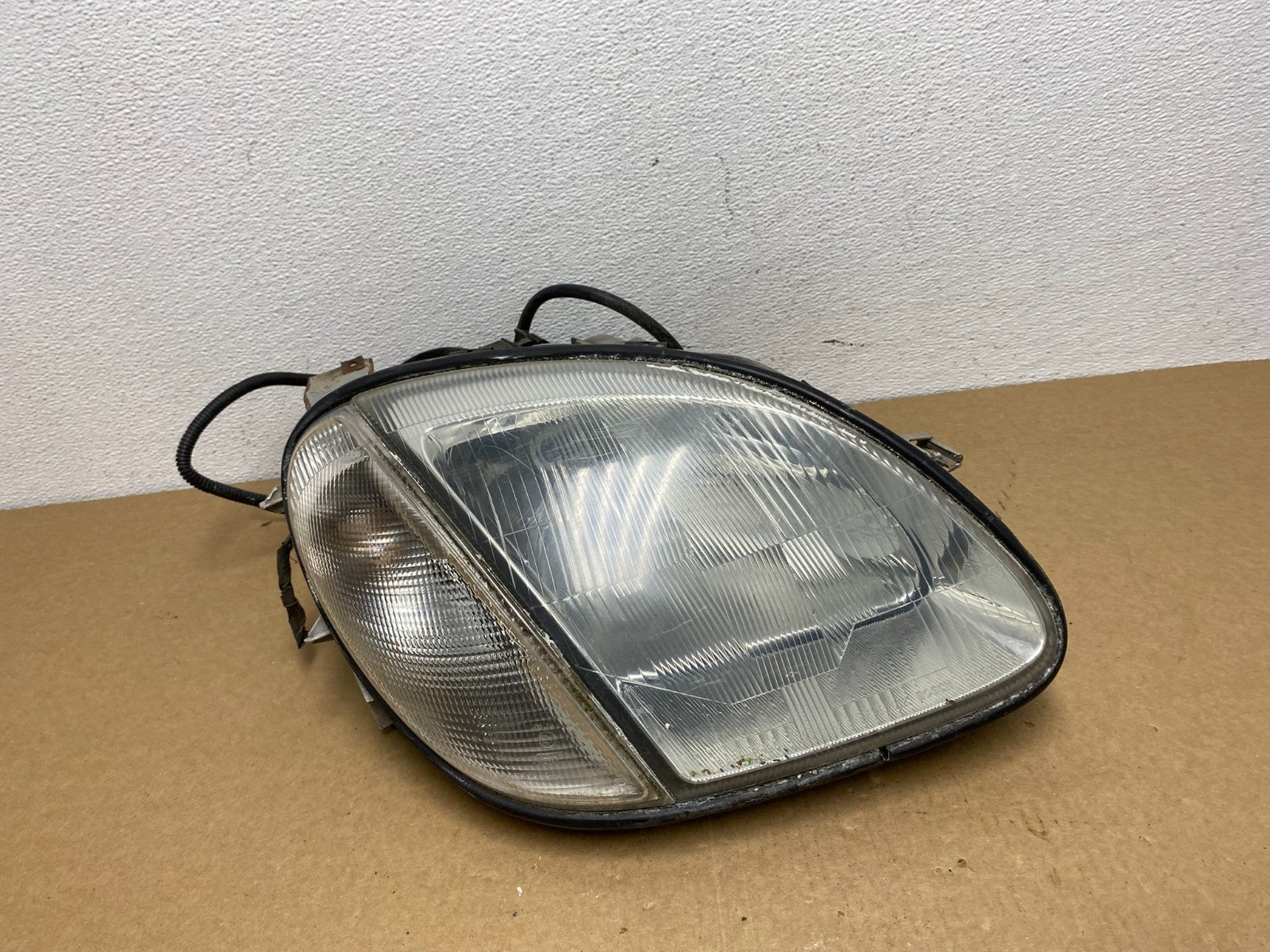 1997-2004 Mercedes R170 SLK230 SLK320 Right Passenger Headlight Halogen AB9988DG0
