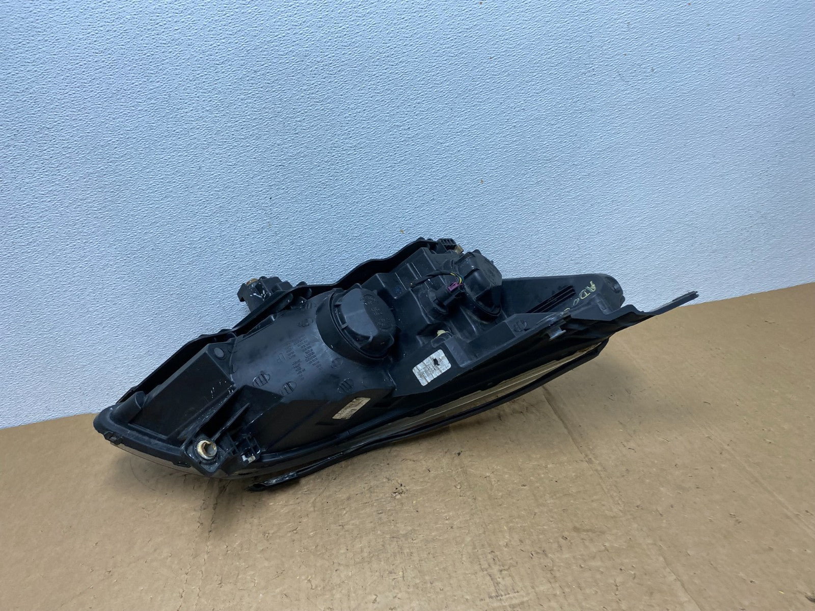 2009 to 2012 Chevrolet Traverse Left Driver Side Halogen Headlight AD0626 DW6