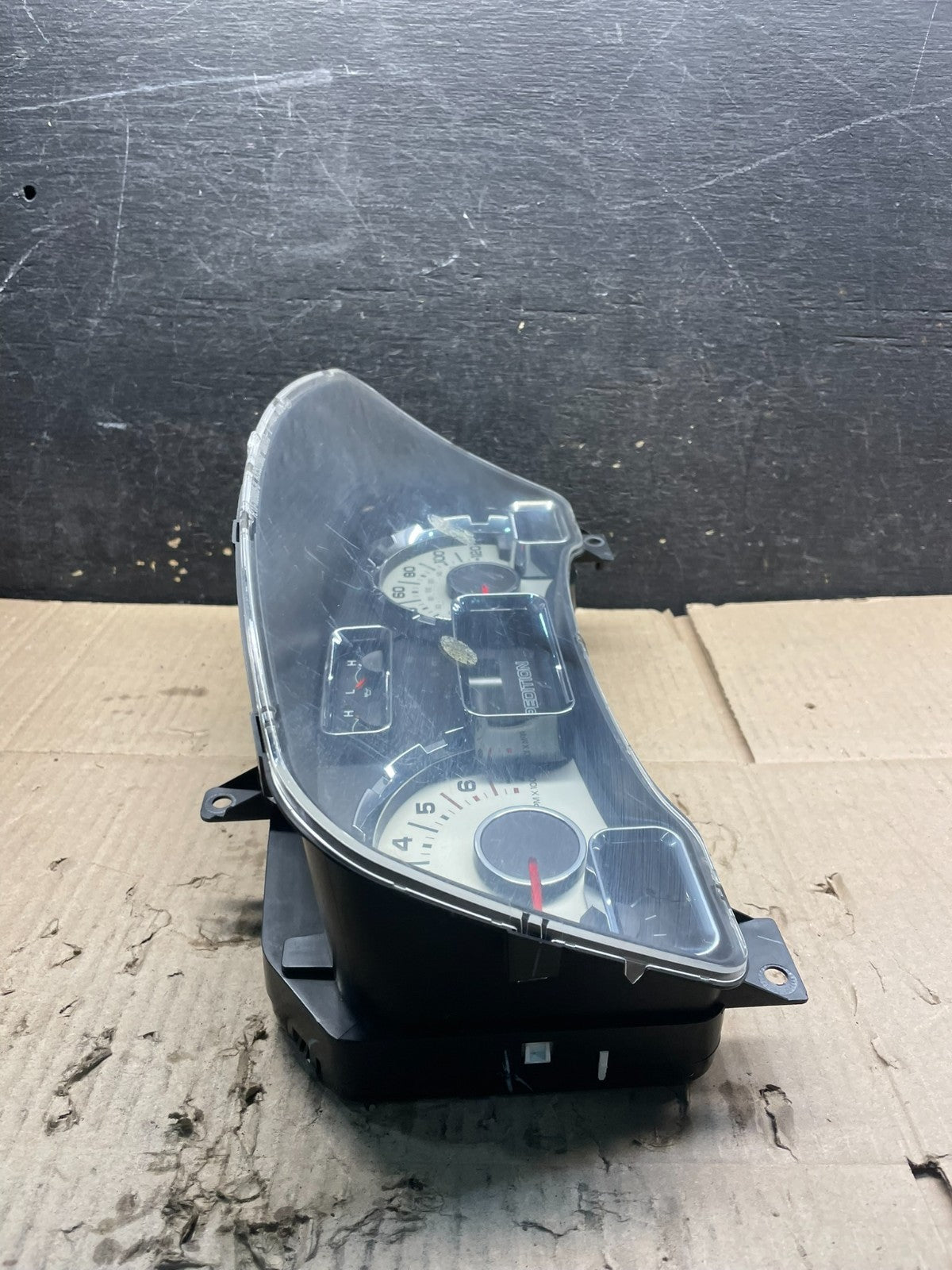 2007 2008 Ford  Expedition Speedometer Cluster Gauge OEM X9970  DG5