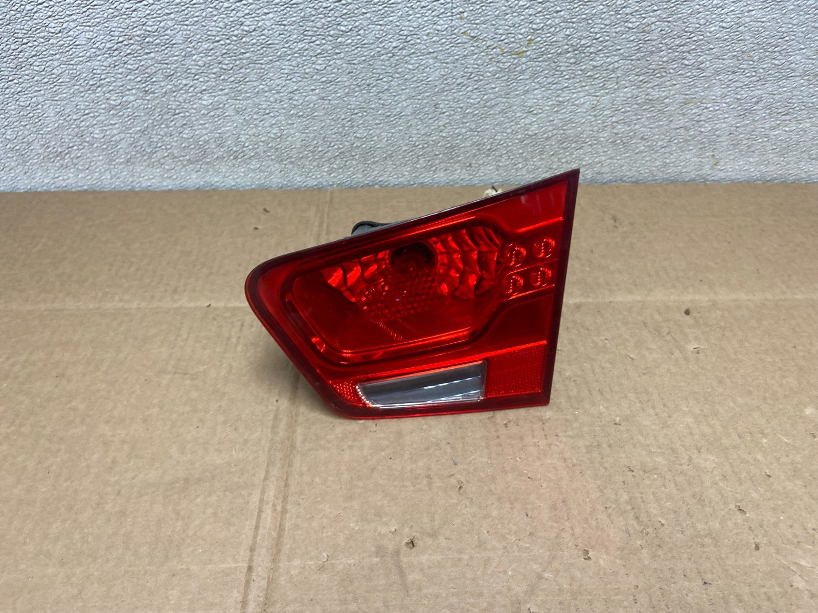 2010 to 2013 Kia Forte Right Passenger RH Side Tail Light Inner Oem Y8479 DW0