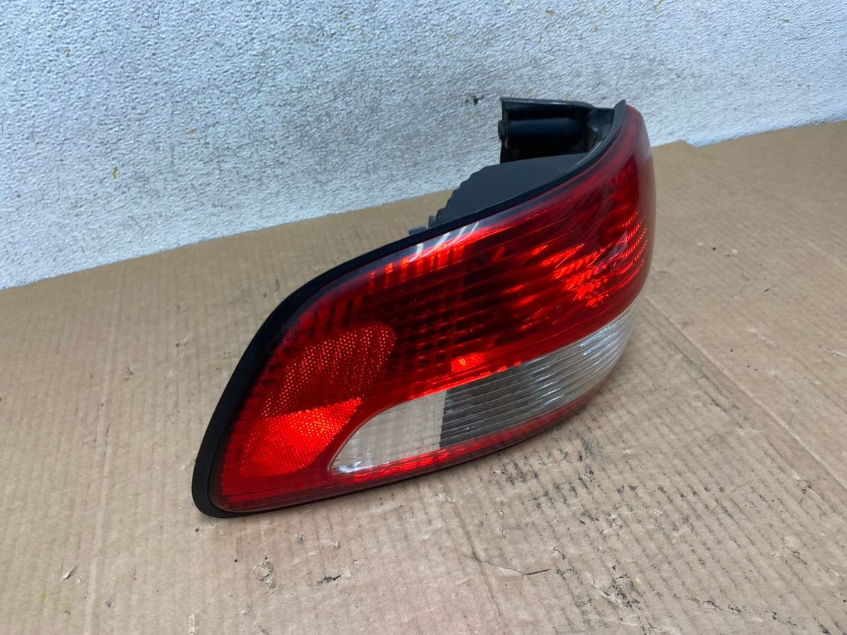 2001 2002 2003 Toyota Sienna Left Driver Lh Side Tail Light AI6596 LK2