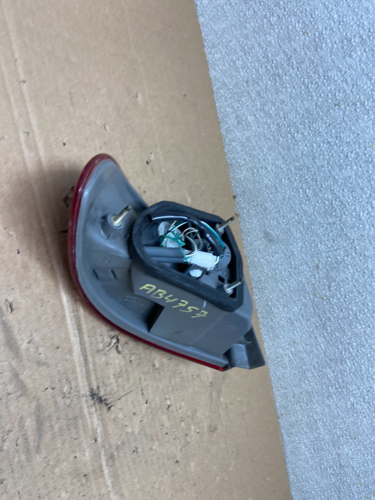 1998 1999 2000 Toyota Corolla Right Passenger Side Tail light OEM AB4757 LK4