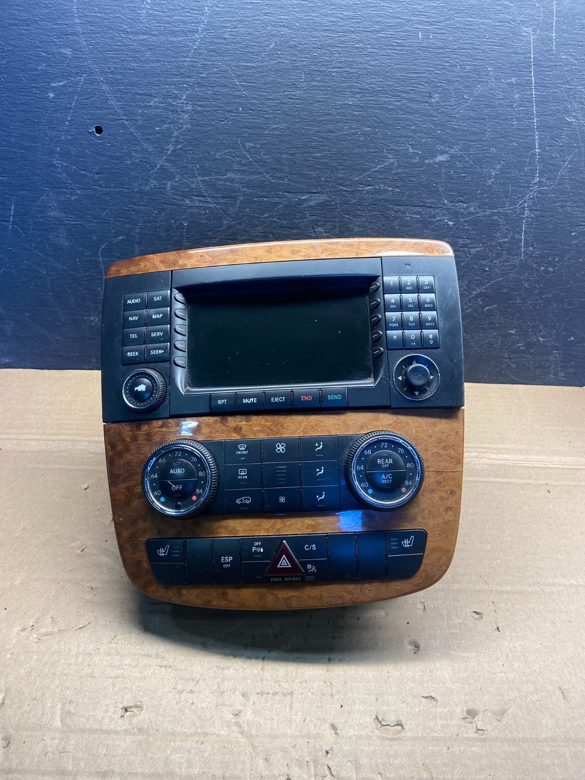 2009-2013 Mercedes W251 R350 Head Command Navigation Radio 6 CD Player ae2423 DG0