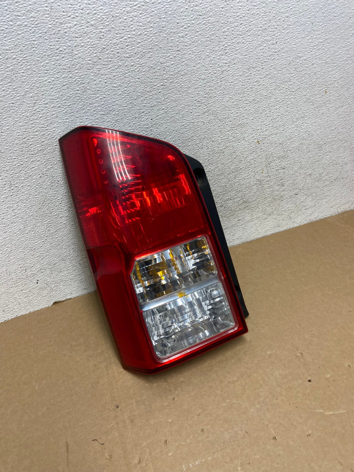 2005 to 2012 Nissan Pathfinder Tail light Left Driver Lh Side AG0511 LK2