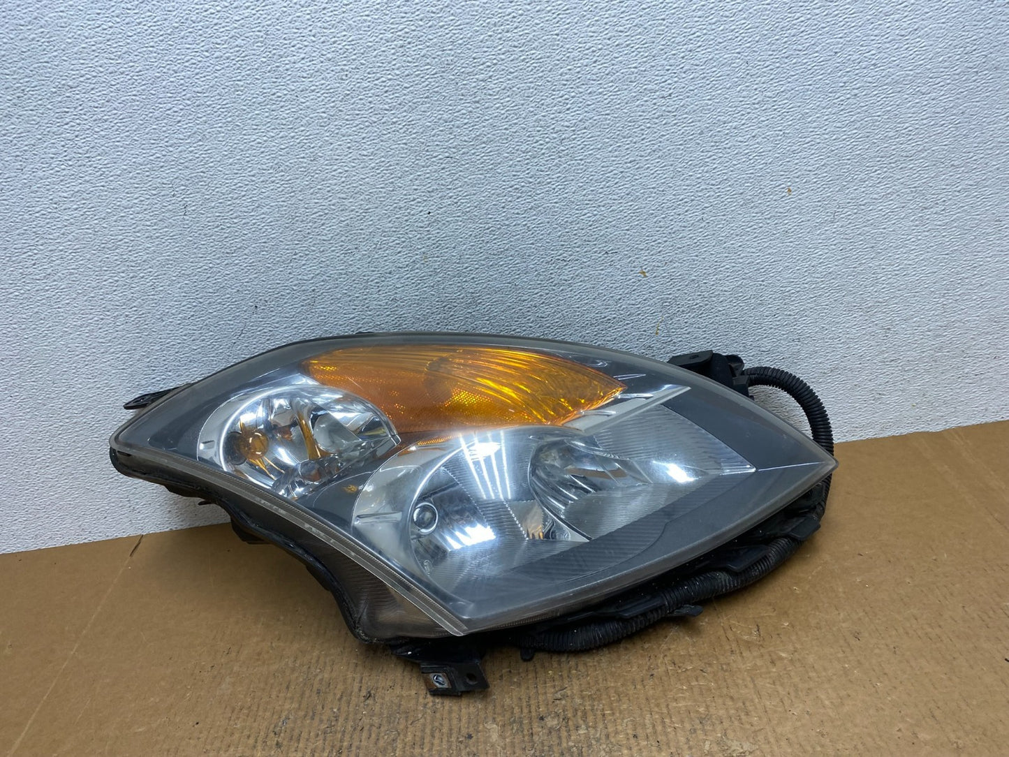 Sedan 2007 to 2009 Nissan Altima Right Passenger Halogen Headlight AE1634 DW0