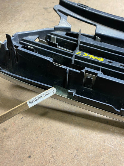 2011 to 2013 Mini Cooper Clubman Front Bumper Center Grille Grill L3908 DG8