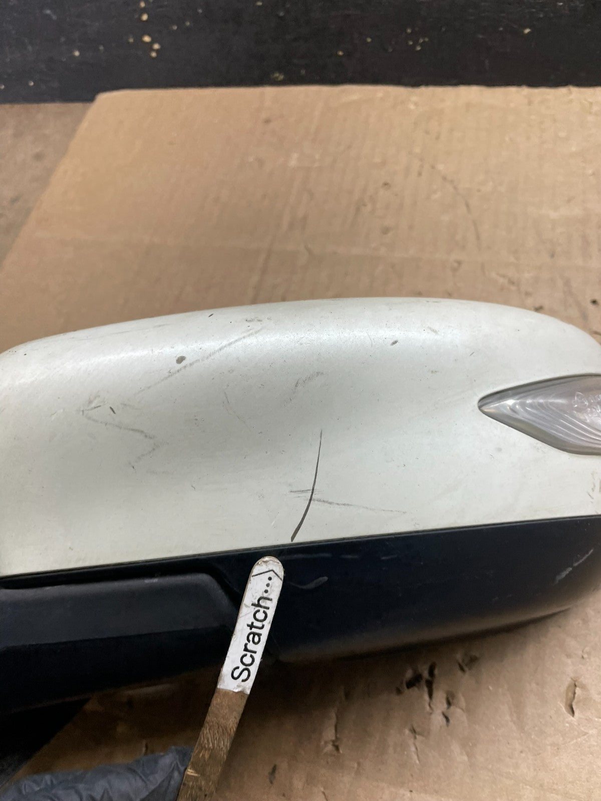 2016 to 2018 Nissan Altima Left Driver LH Turn Signal Door Mirror Q6386 DG6