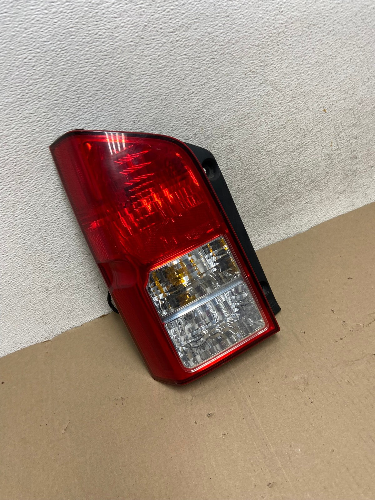 2005 to 2012 Nissan Pathfinder Tail light Left Driver Lh Side AG6827 LK2
