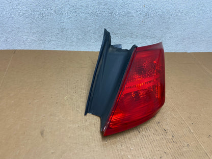2014 to 2018 Ford Taurus Interceptor Right Passenger RH Tail Light AD9306 LK2