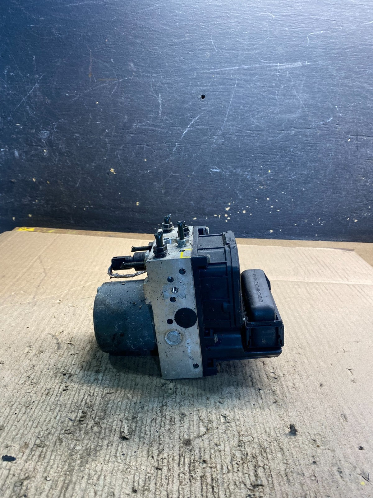 BMW 3 Series 325i 330i ABS Brake Pump Control 34516755243 Z2468 PS2