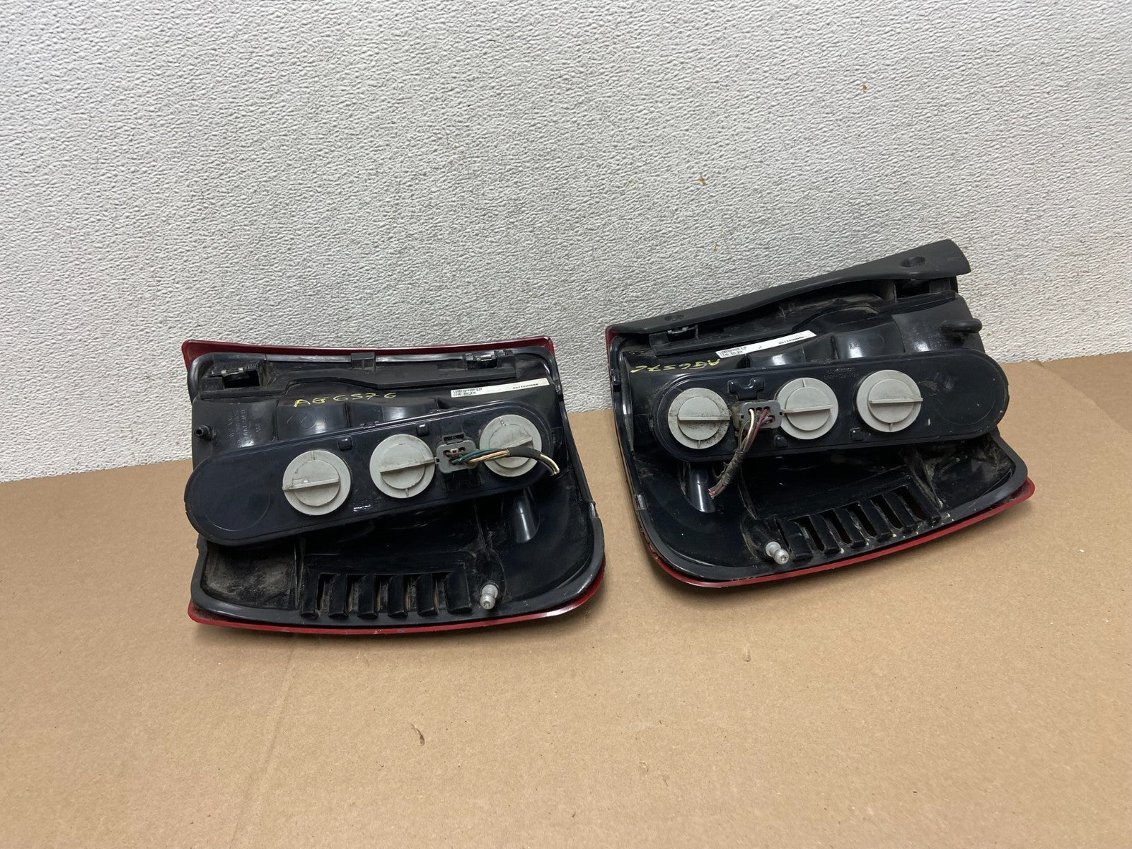 1999 - 2004 Jeep Grand Cherokee WJ Left+Right Side Set Tail Lights AG6576 DW8