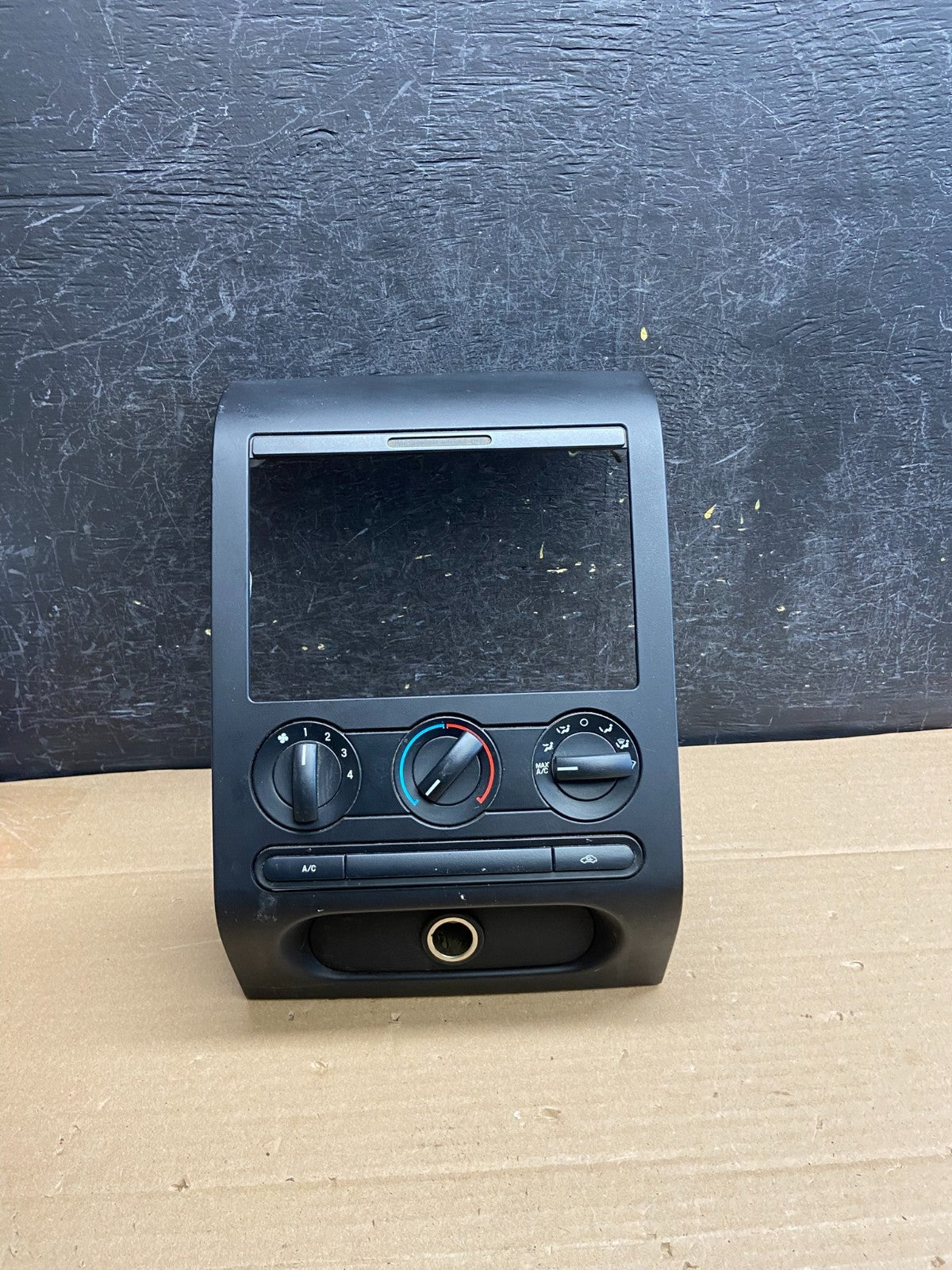 2004 to 2008 Ford F150 Radio Climate Dash Bezel Surround Black AG5151 DG0