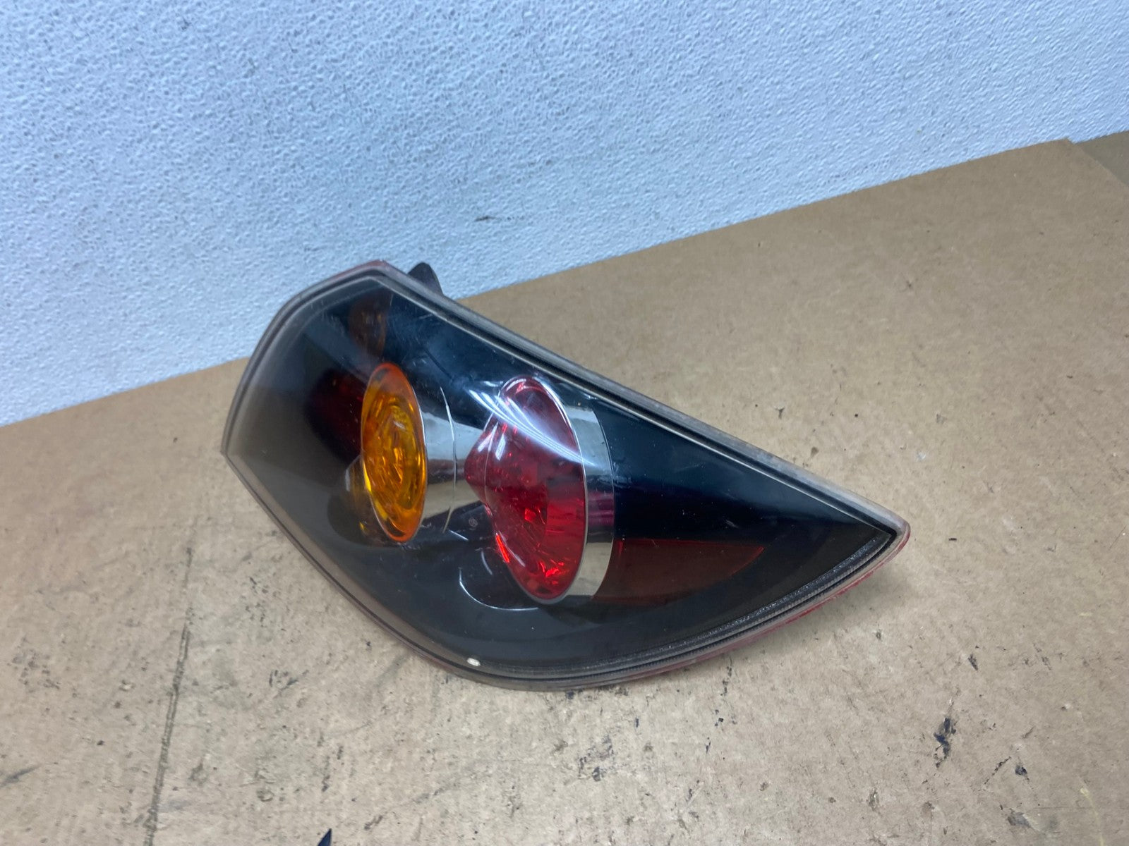 2004 2005 2006 Mazda 3 Hatchback Right Passenger Side Tail Light OEM AC3563 LK1