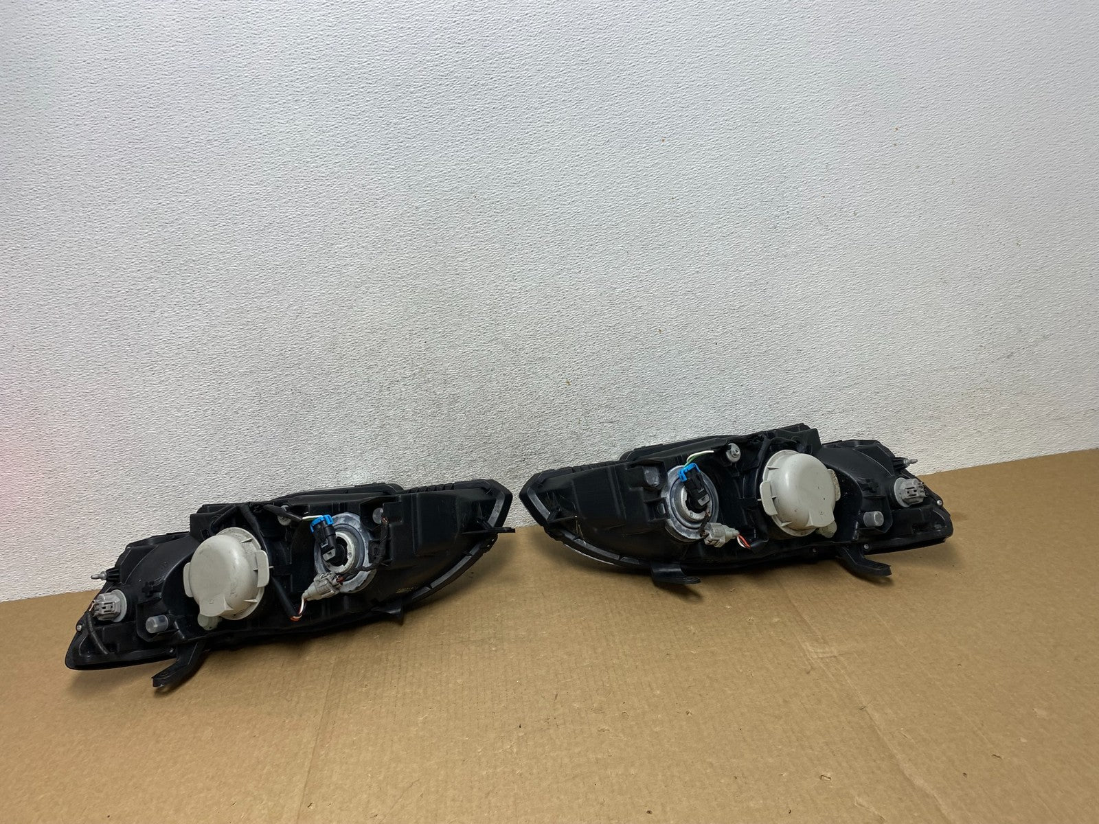 2006 to 2007 Subaru Legacy Left+Right Side Headlights DEPO AF9533 DW10