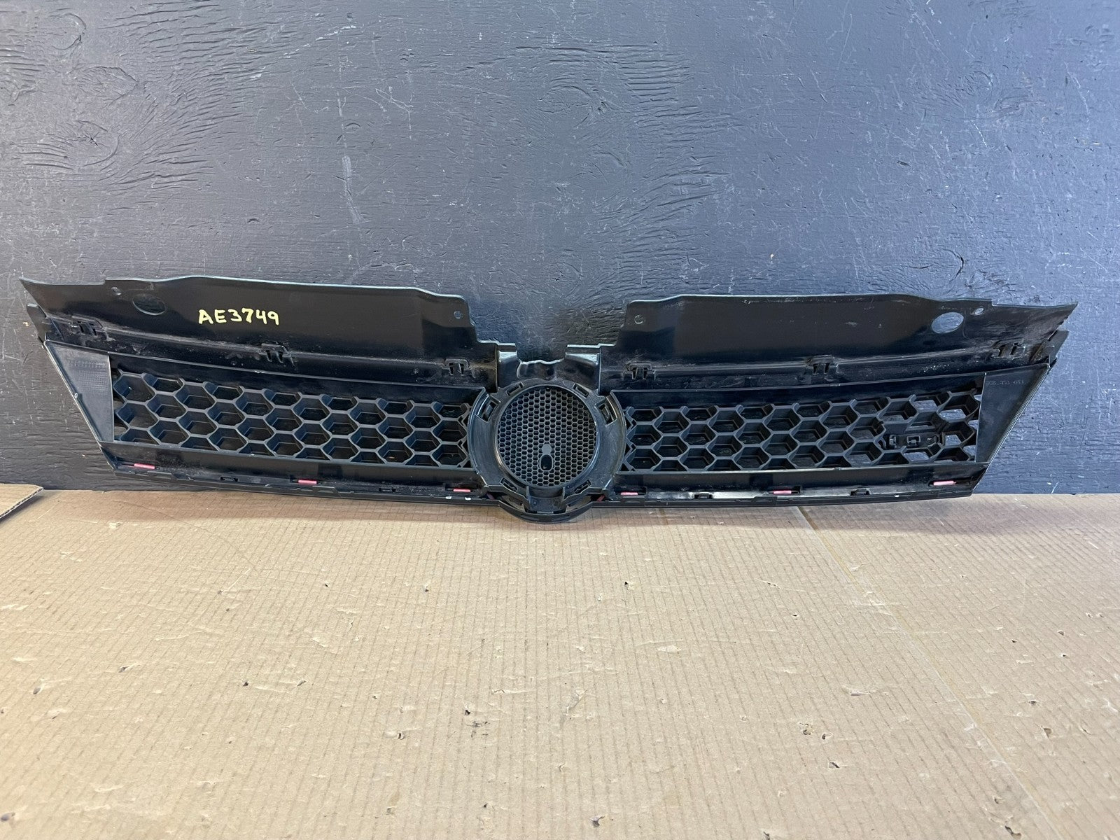 2011 to 2014 Volkswagen Jetta GLI Sedan Front Upper Grille Grill ae3749 DG4
