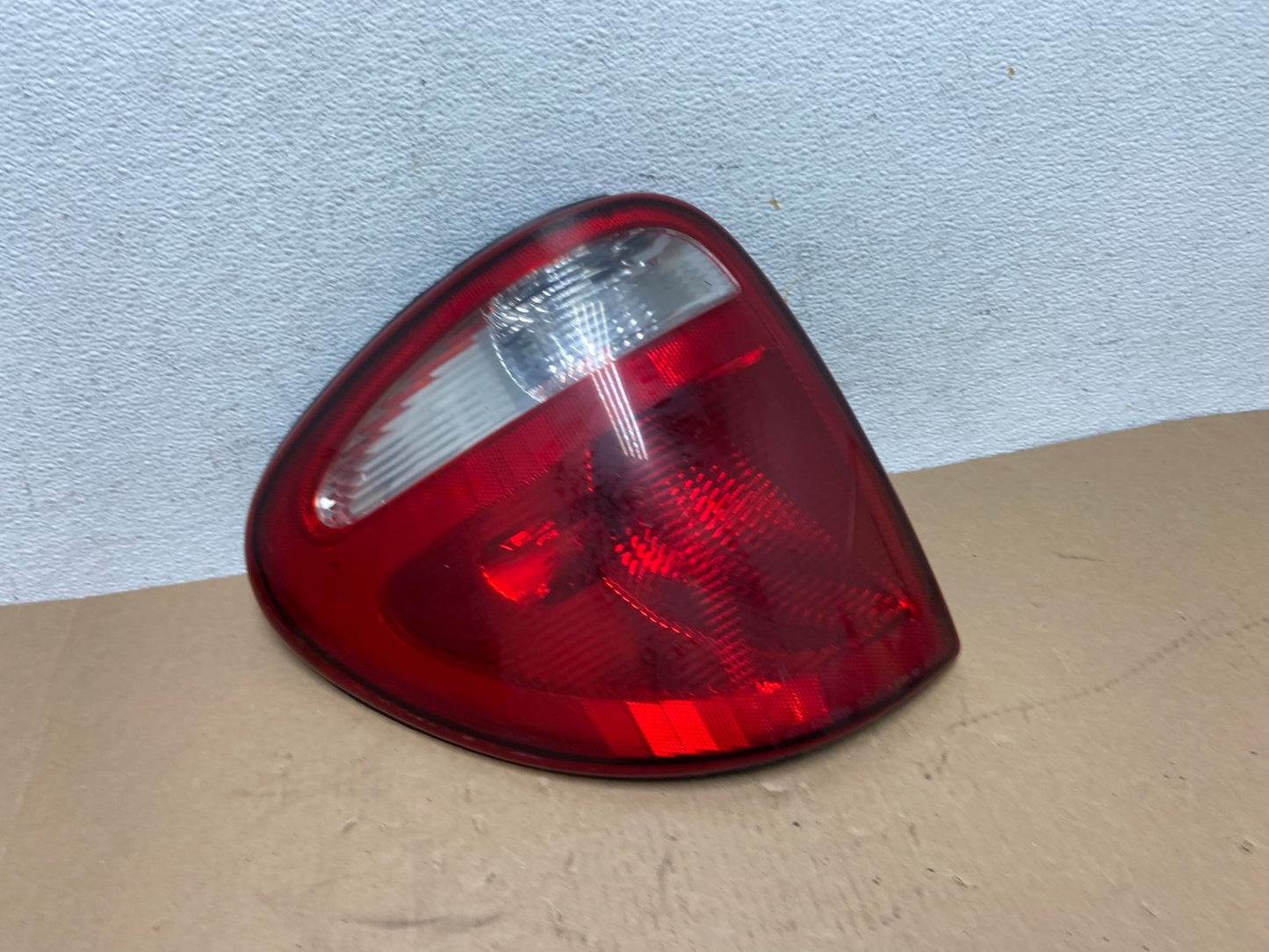 2004 to 2007 Dodge Grand Caravan Left Driver Lh Tail Light AD6451 LK0