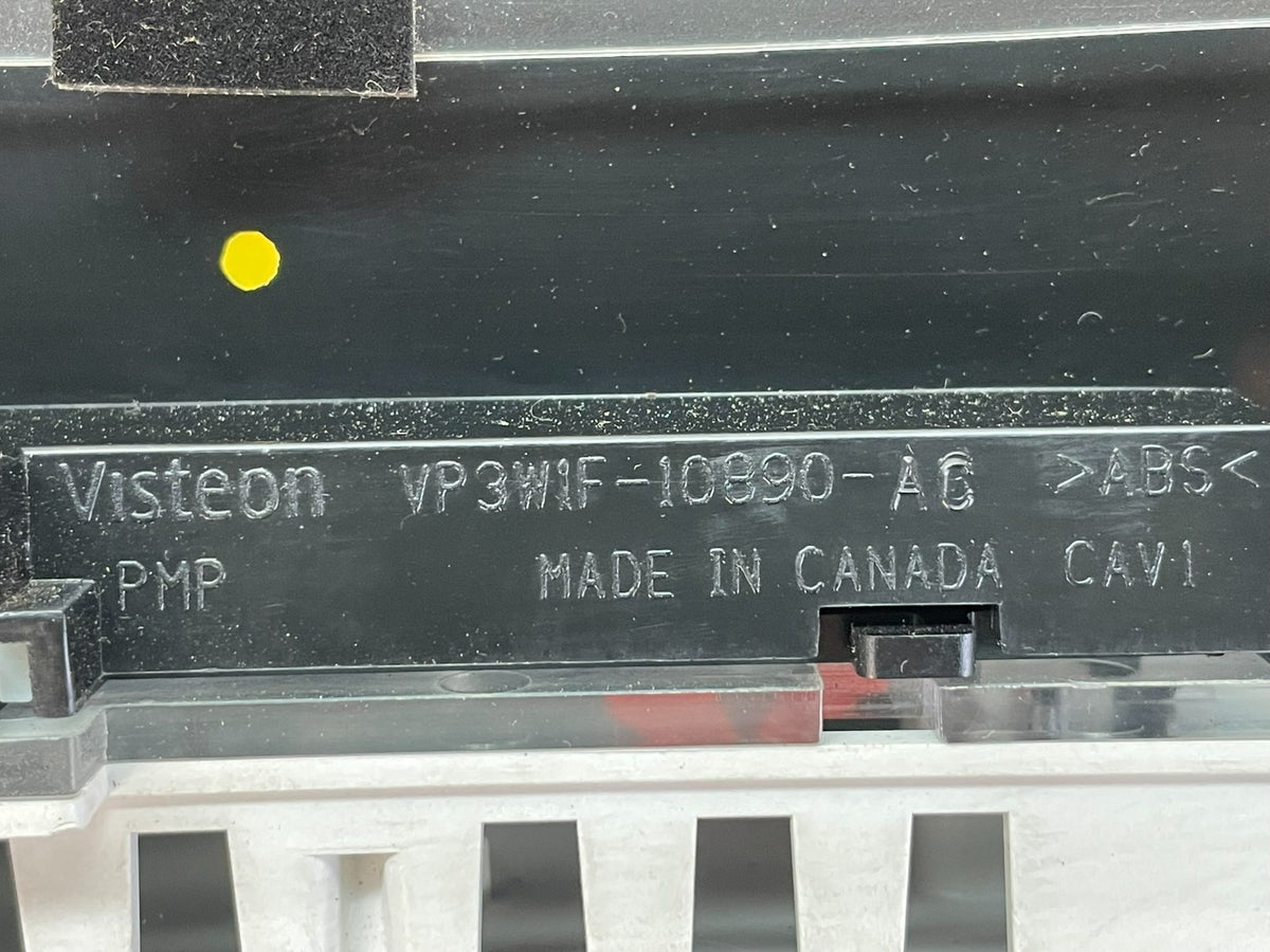 2003 2004 Lincoln Town Car Speedometer Gauge Cluster AI8531 DG9