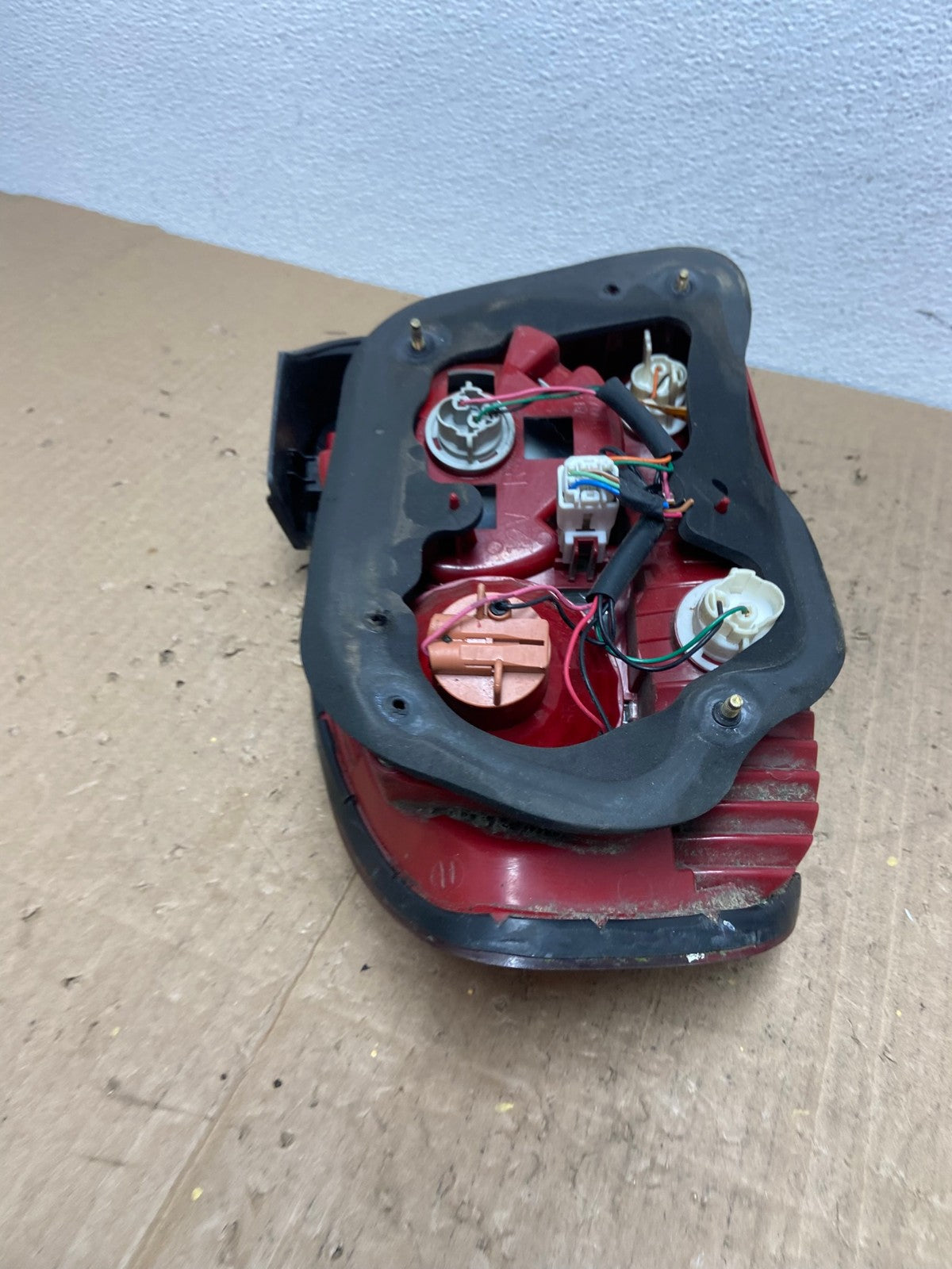 2002 - 2005 Hyundai Sonata Right Passenger RH Side Tail Light OEM AC0324 LK5
