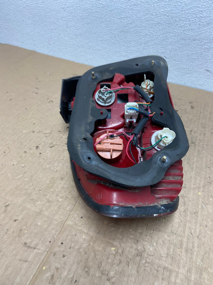 2002 - 2005 Hyundai Sonata Right Passenger RH Side Tail Light OEM AC0324 LK5