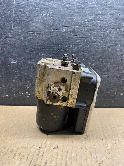 2004-07 GMC Savana Express ABS Brake Pump Control 13567149 U8912 PS3