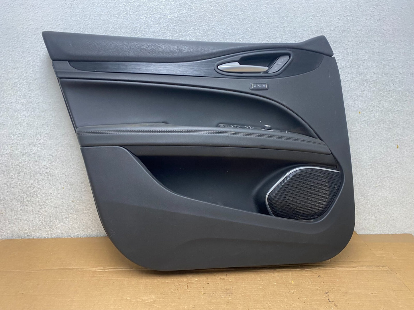 2017-2022 Alfa Romeo Stelvio Front Left Driver LH Interior Door Panel M6920 DG0