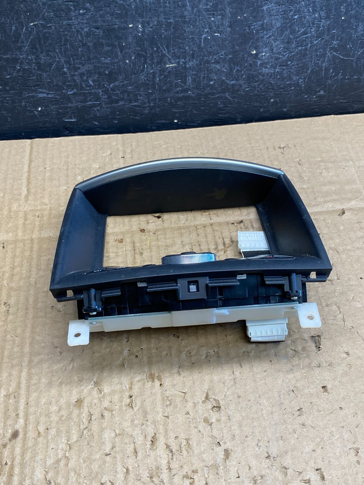 2008 - 2012 Infiniti G35 EX35 Radio Player Screen Panel Bezel AC9624 DG3
