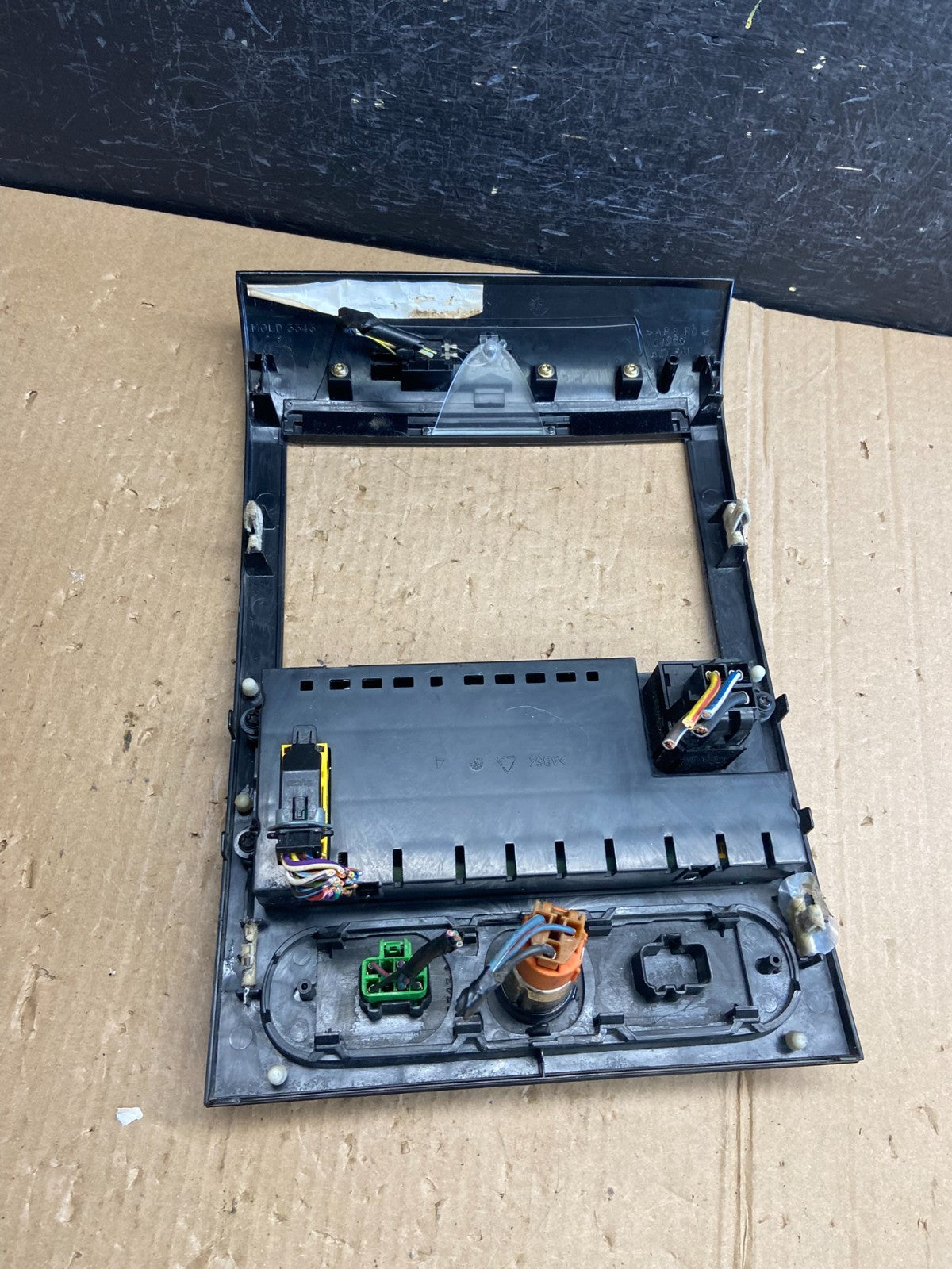 2004 to 2008 Ford F150 Radio Climate Dash Bezel Surround Black ae3996 DG4