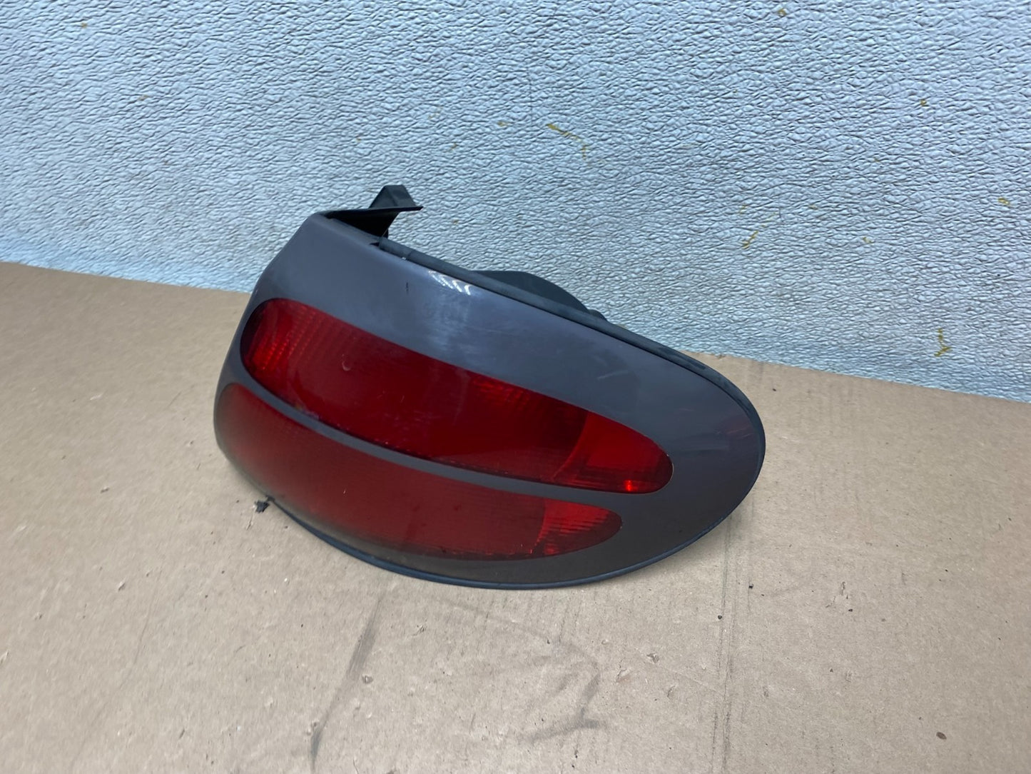 1998 - 1999 Ford Taurus Wagon Right Passenger RH Side Tail Light S2099 DW1