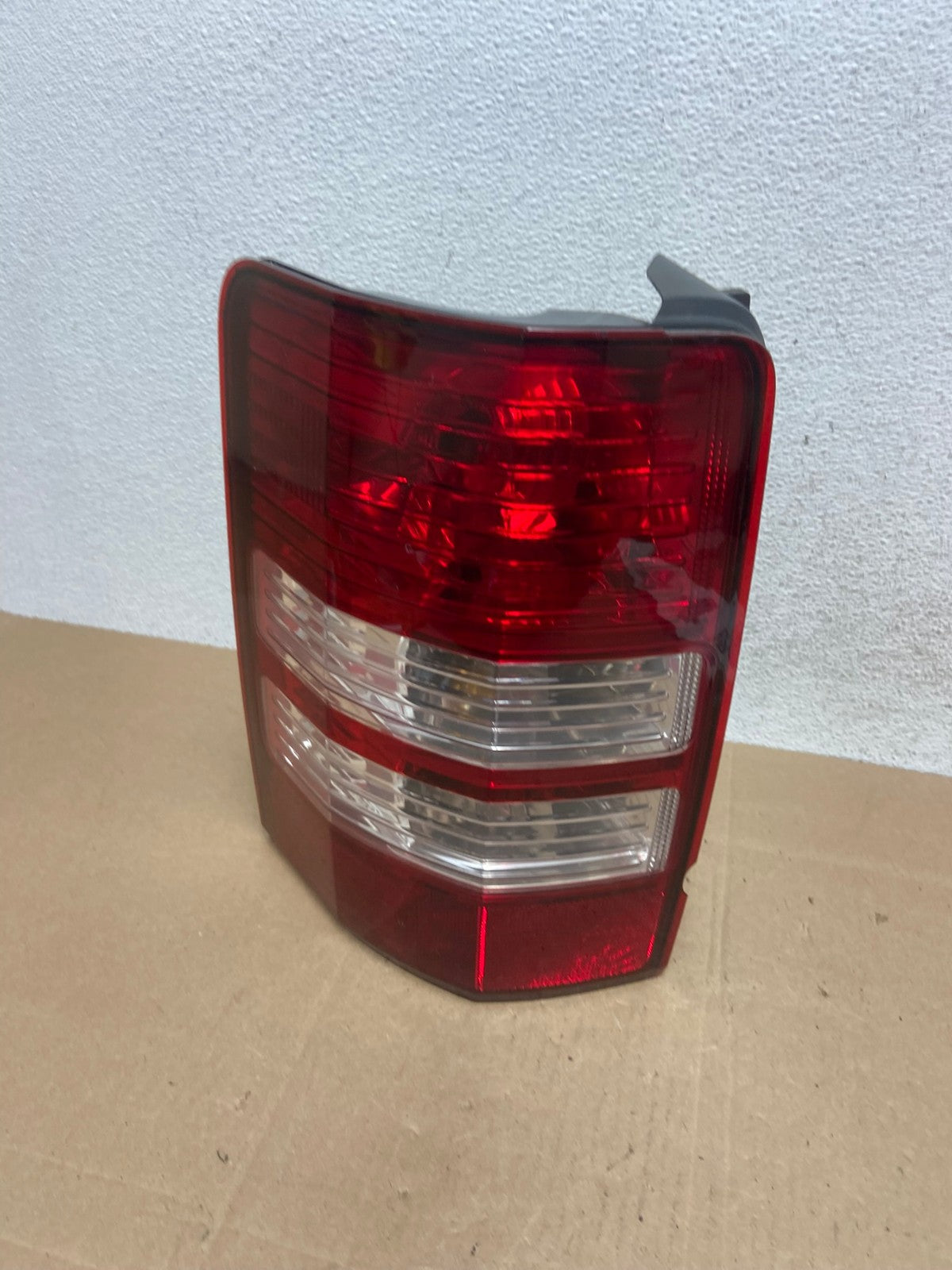 2008 to 2012 Jeep Liberty Left Driver Side Lh Tail Light AE4978 LK0