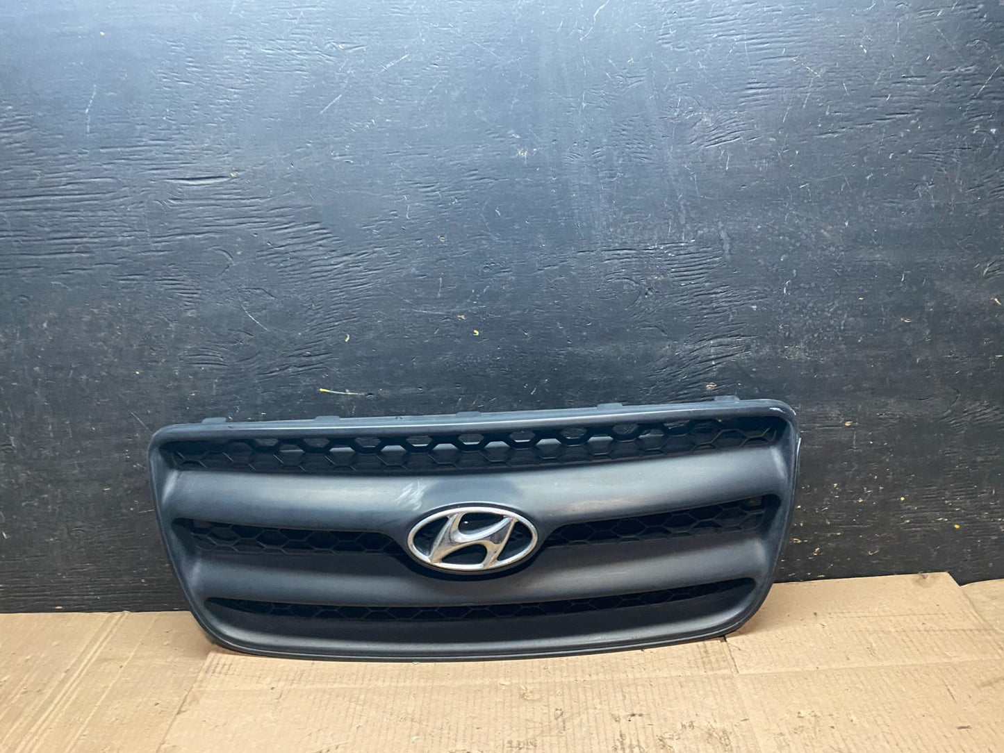 2007 to 2009 Hyundai Santa Fe Front Upper Grill Grille OEM W2485 DG0