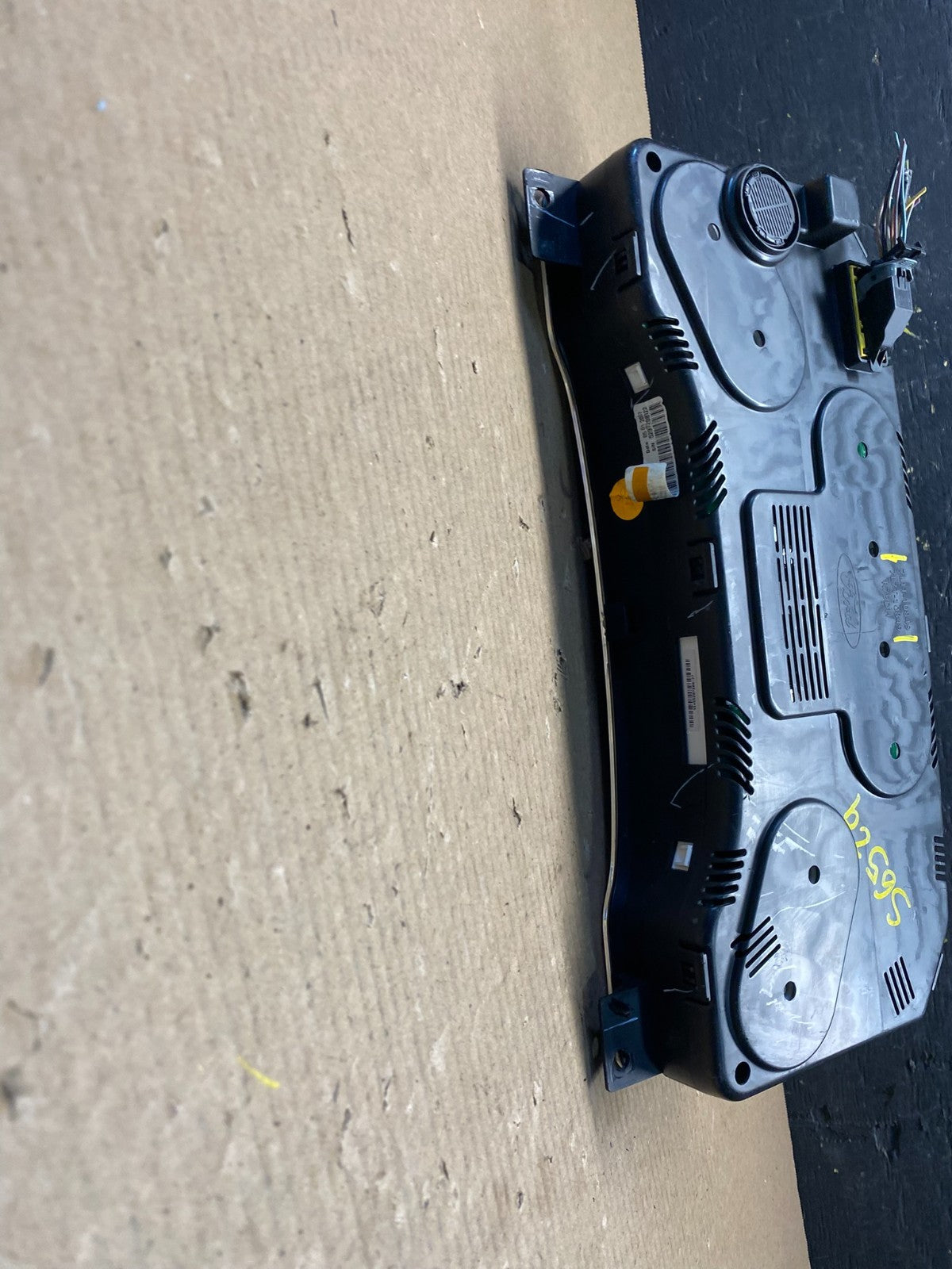 2007 2008 Ford  Expedition Speedometer Cluster Gauge OEM s6529 DG5