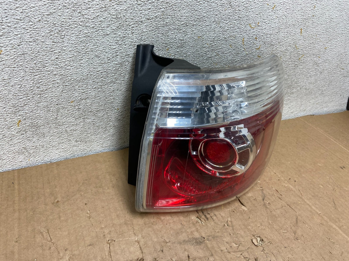 2007 to 2012 GMC Acadia Halogen Tail Light Right Passenger RH Side AI9164 LK2