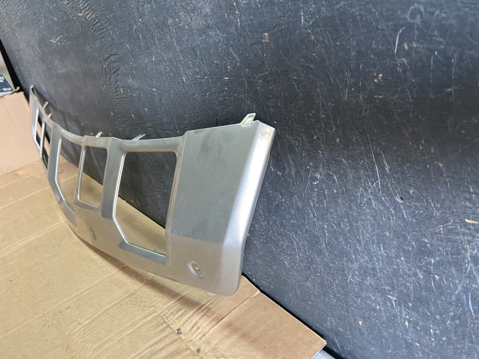 2009 to 2011 Mercedes-Benz ML550 Front Bumper Cover Metal Skid O11661