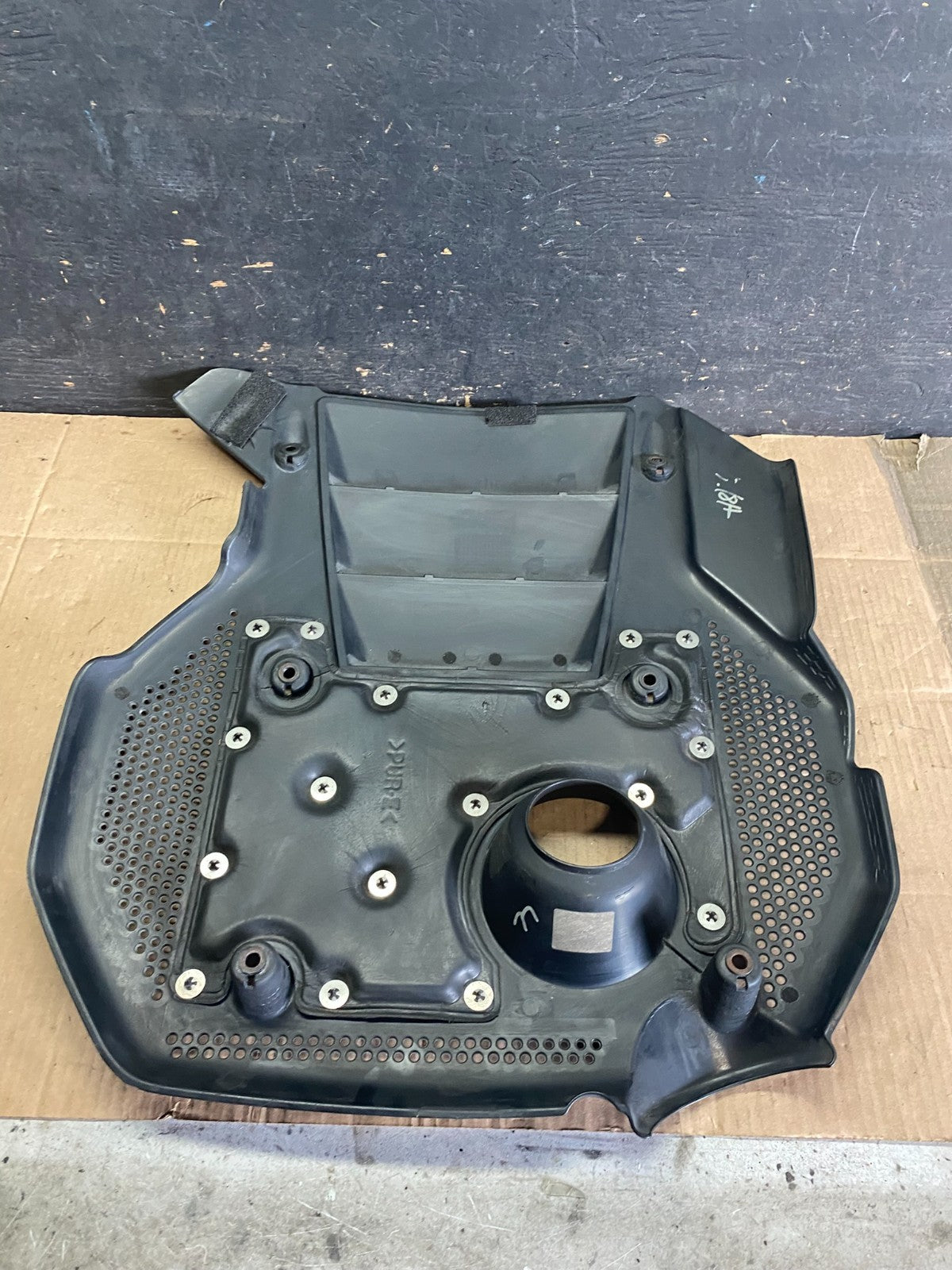 2006 to 2010 Hyundai Azera V6 Engine Motor Shield Cover OEM q0547 DG5