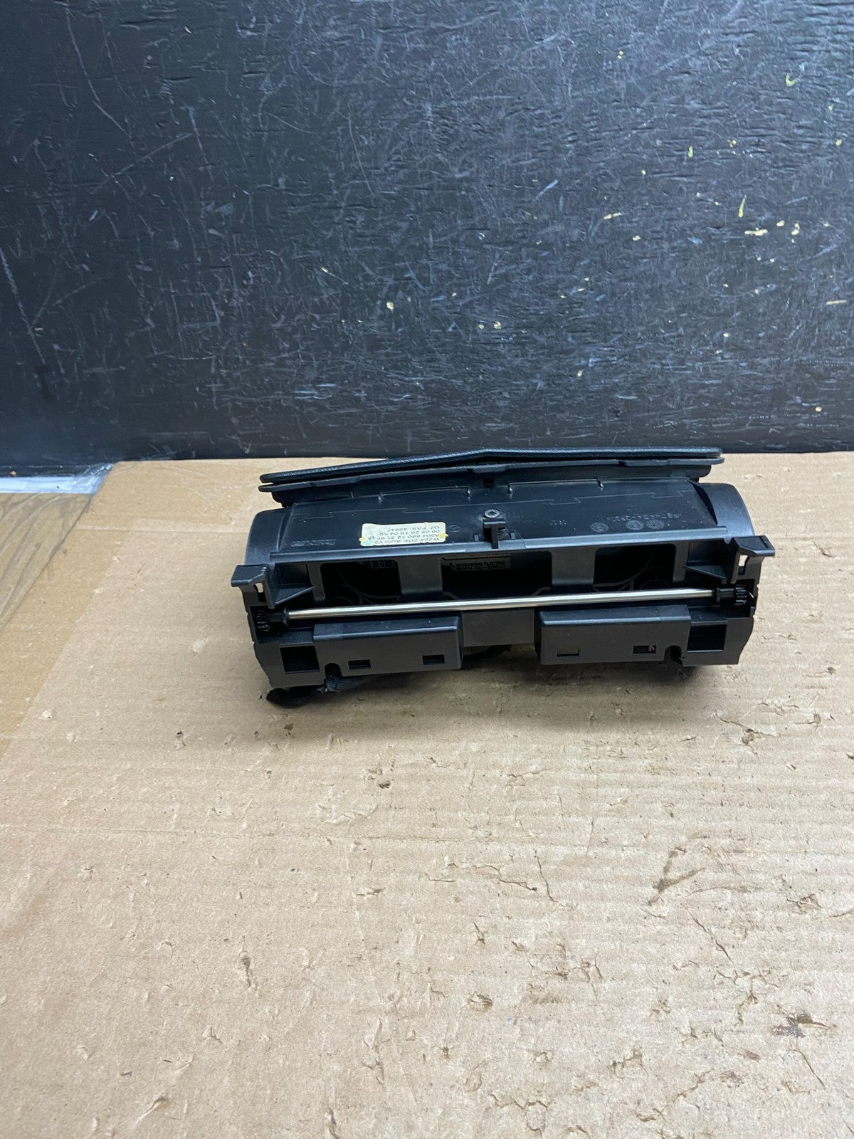 2008-2011 Mercedes W204 C300 Navigation Display Screen Monitor w/Cover AG8526 DG2