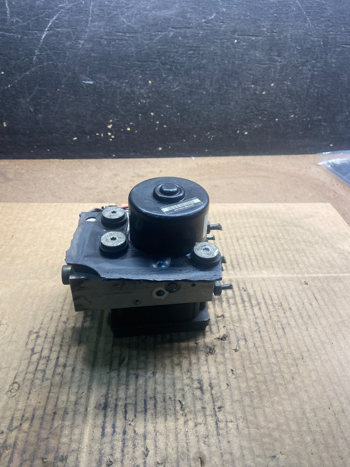 2004 to 2007 Jaguar XJ8 S-Type ABS Anti-Lock Brake Pump Module OEM Y4370 DG3