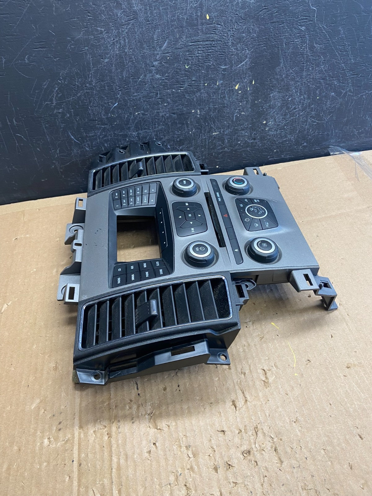 2010-2012 Ford Taurus Front Center Console Climate Radio Control Panel ad2287 DG1