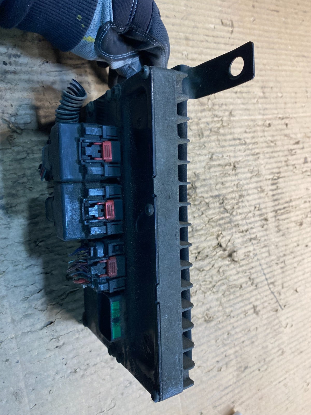 2005 Dodge Durango 5.7 Engine Contol Module Computer ECM ECU OEM  Y1547 DG1