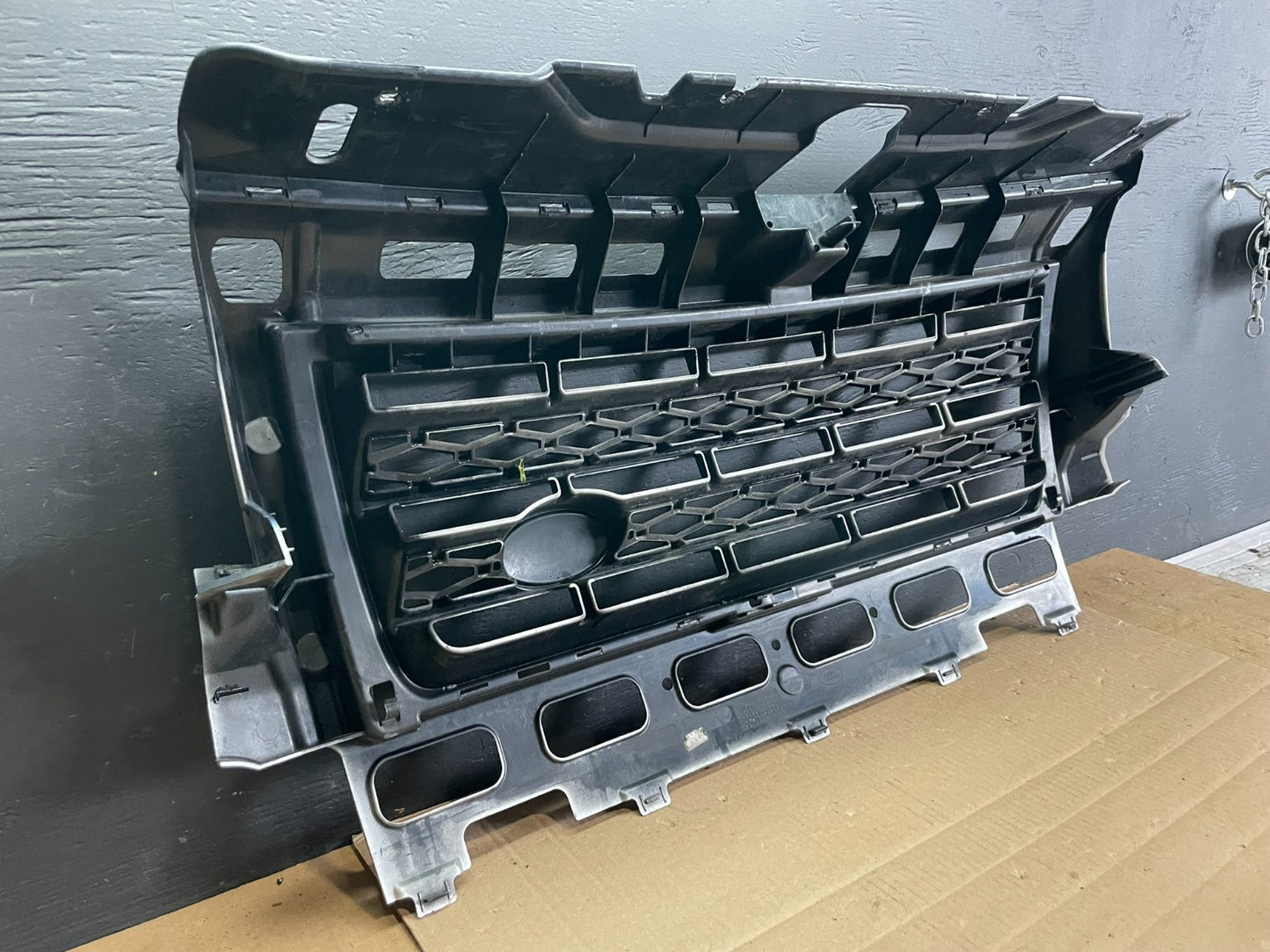 2008 to 2010 Land Rover LR2 Front Bumper Grille Grill OEM AB7623 DG4