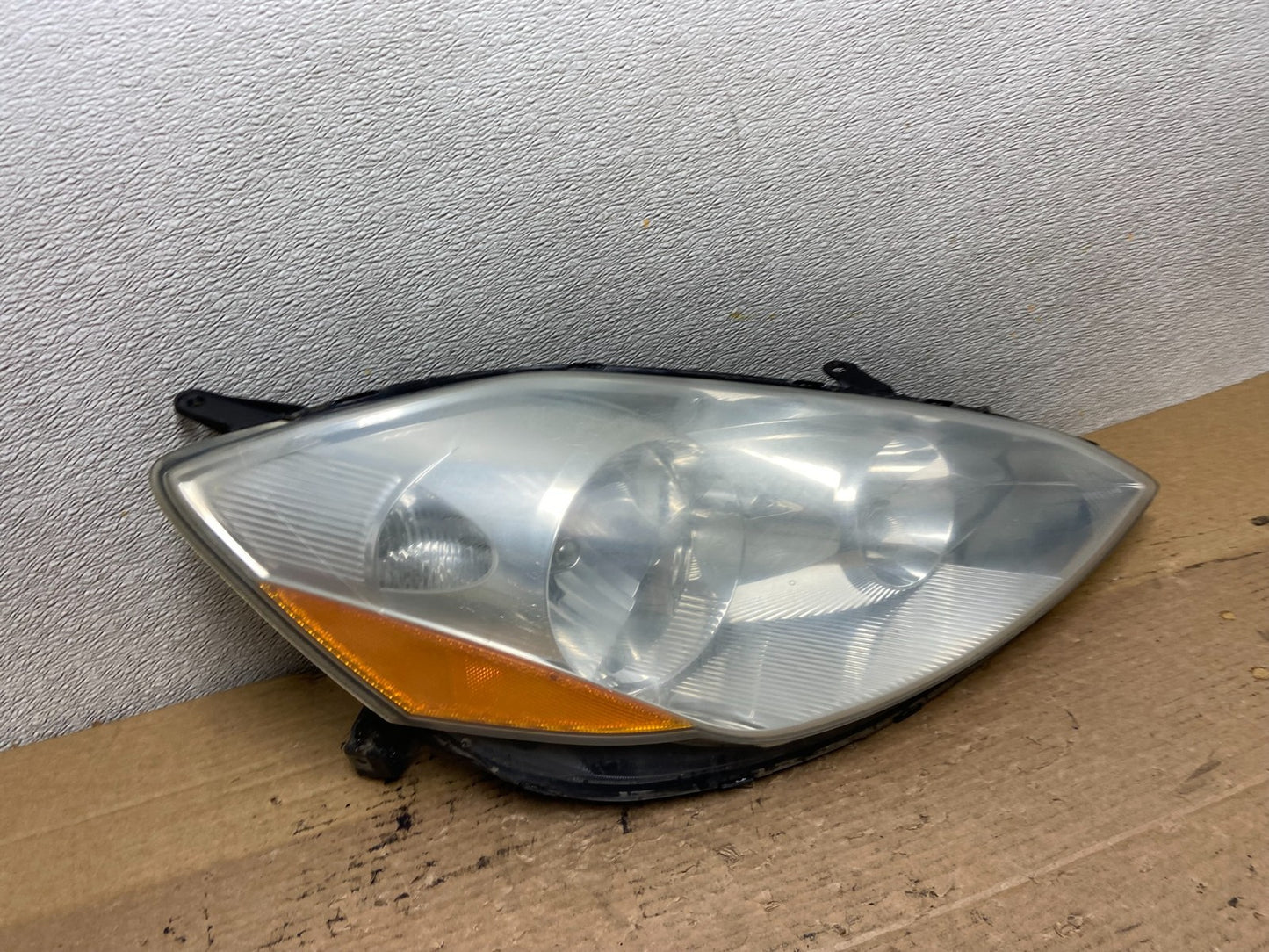 2006 to 2010 Toyota Sienna Right Passenger Rh Side Headlight Halogen AB3334 DW2