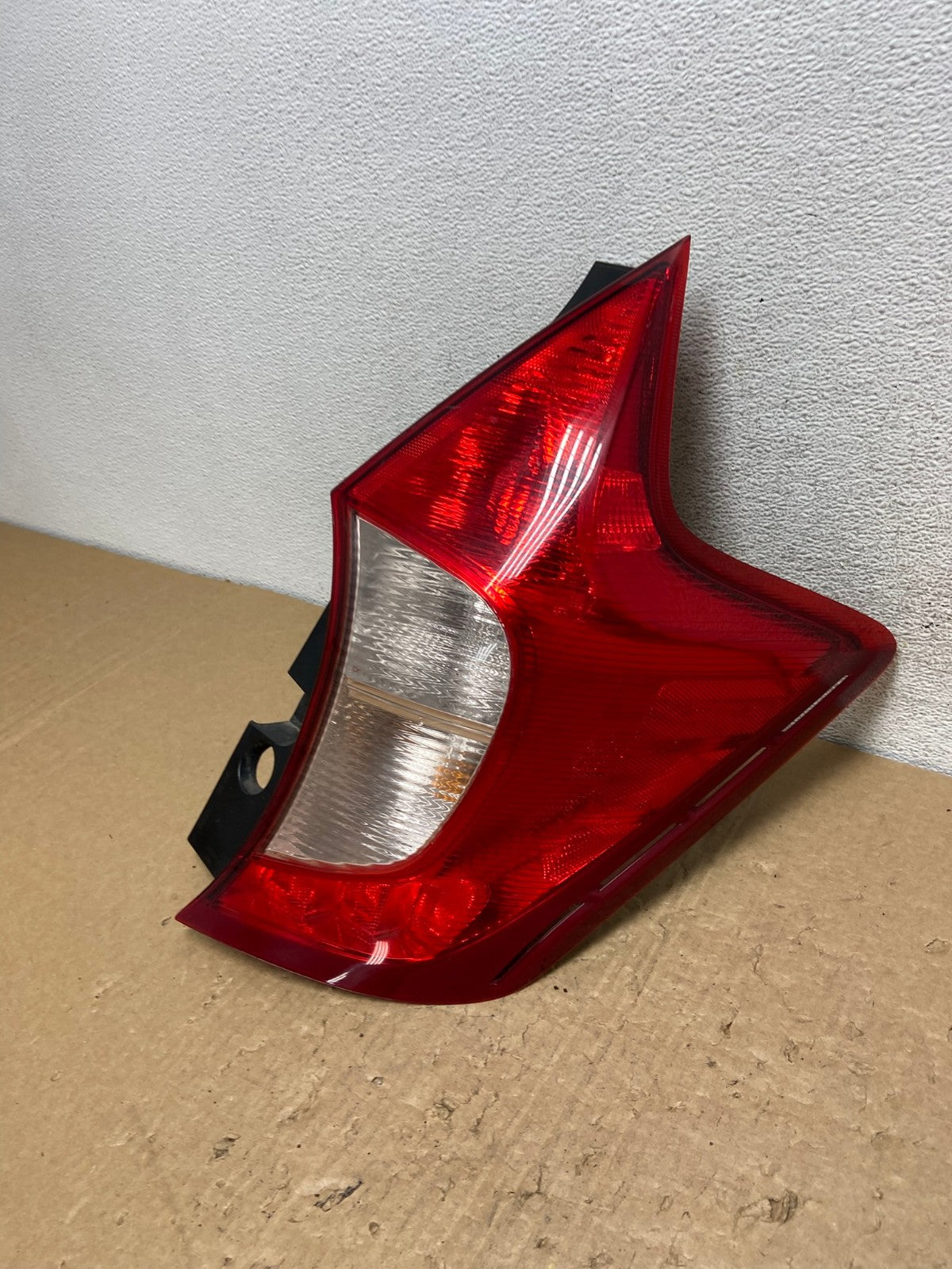 2014 - 2019 Nissan Versa Note Hatchback Right Passenger Tail Light AF8041 LK1
