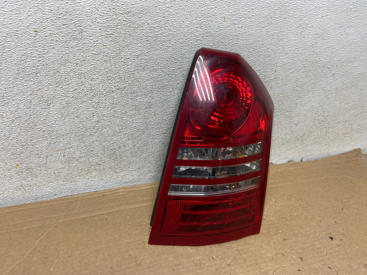 2005 2006 2007 Chrysler 300 Right Passenger Rh Side Tail Light AH8474 LK1