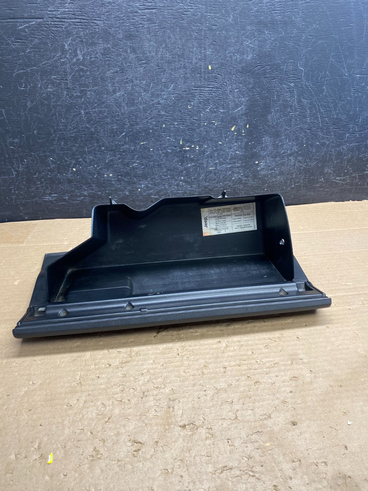 1999-2004 Jeep Grand Cherokee Front Right Passenger Storage Glove Box AG8414 DG4