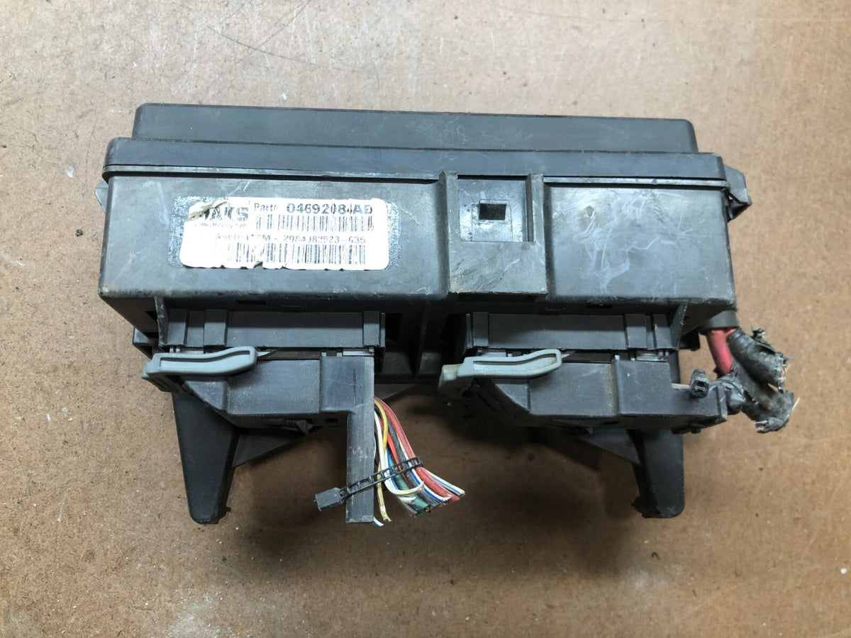 2006 Jeep Grand Cherokee Integrated Power Fuse Box Body Control Module R6373 DG1
