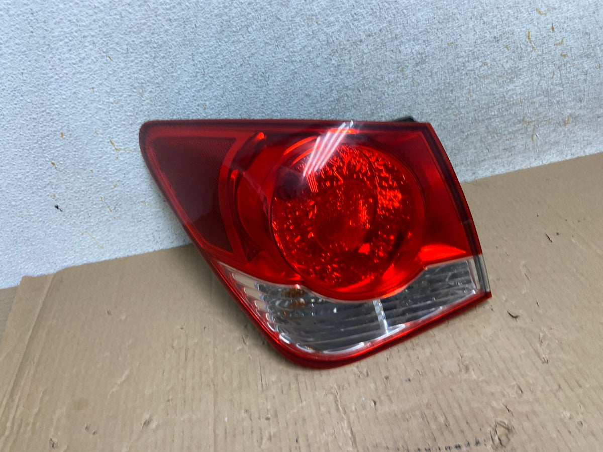 2011 2012 2013 2014 Chevrolet Cruze Left Driver LH Side Tail Light AI1260 LK0