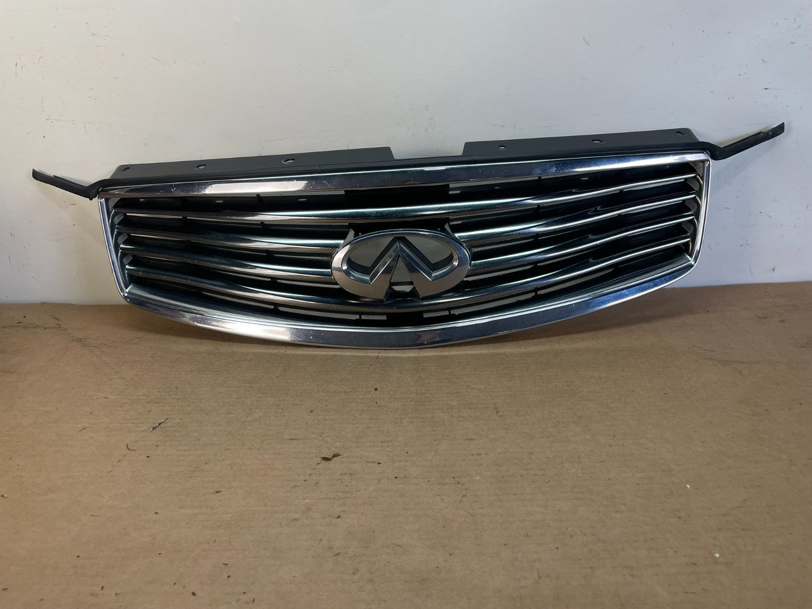 2008 - 2012 Infiniti EX35 Front Upper Grill Grille w/o Camera AF8768 DG0