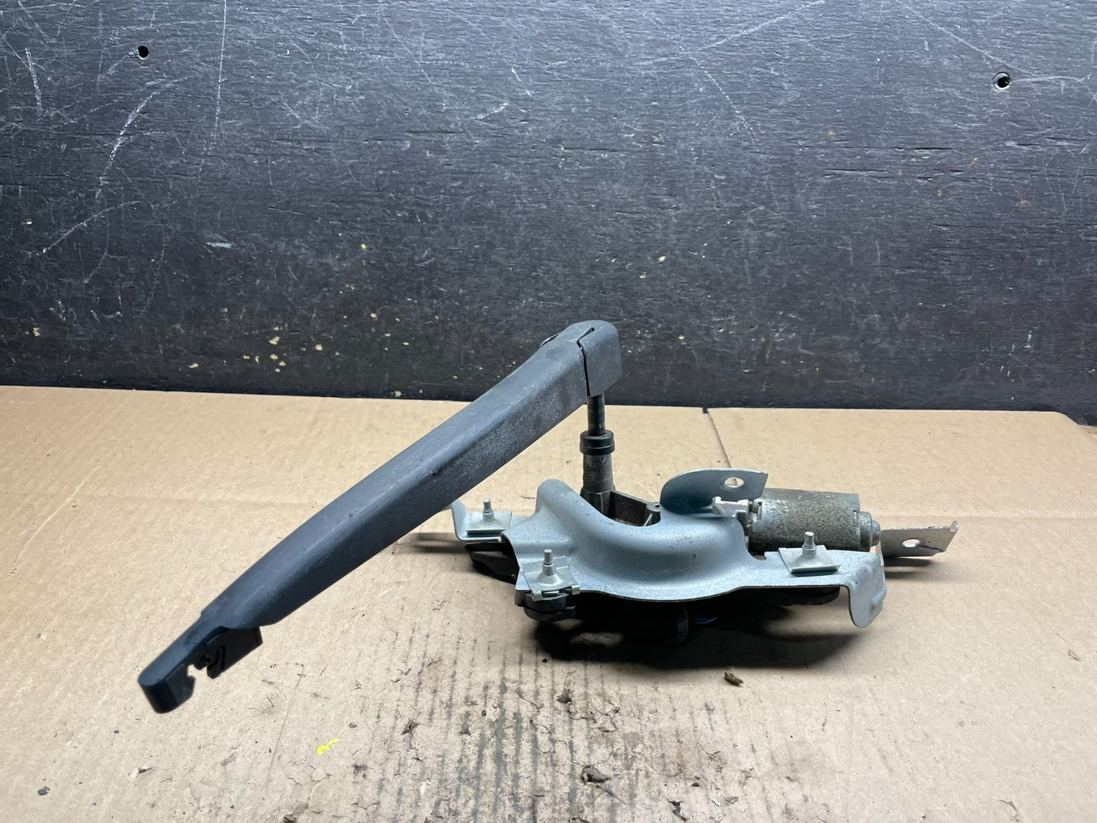 2011 to 2019 Ford Fiesta Rear Windshield Wiper Motor OEM V9196 DG3